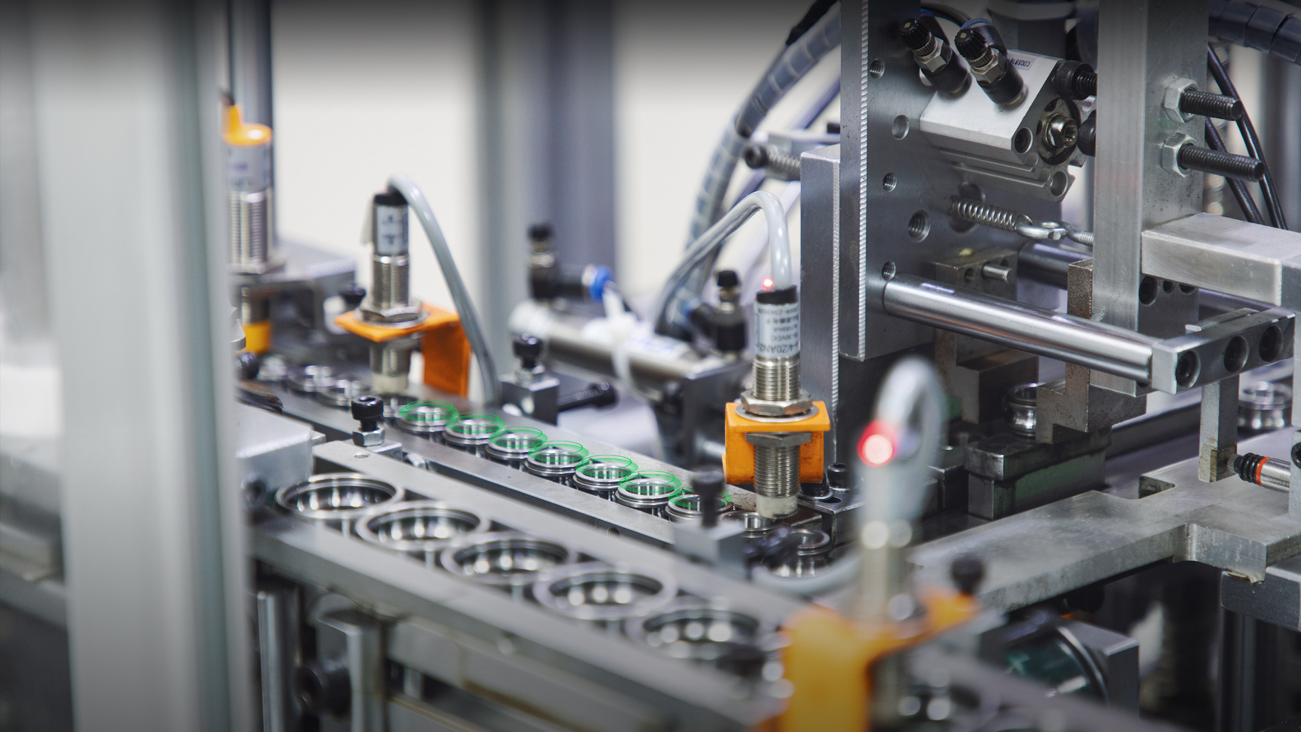 New Earth Bearings has always focused on the research and development and manufacturing of high-precision rolling bearings. Vietnam Shin Dong Hoang Bearings Becoming a world-class bearing manufacturer